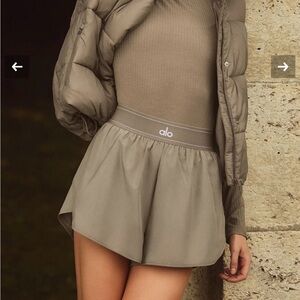 ALO Yoga Match Point Short Medium Limited: Light Cocoa NWT